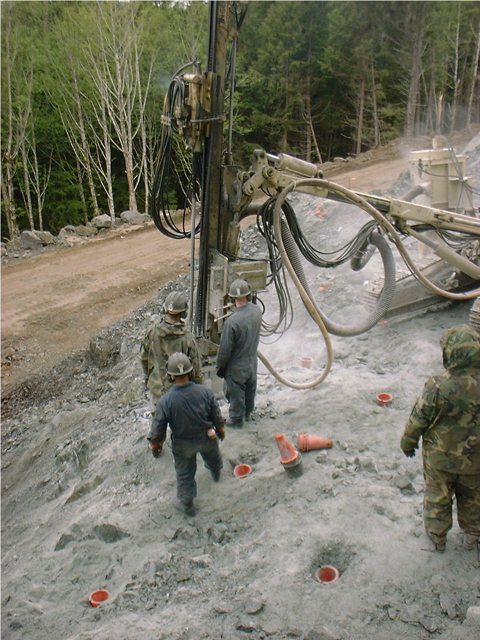 061401 Drilling Shepard, Vitug, Winney 9+800 01.JPG