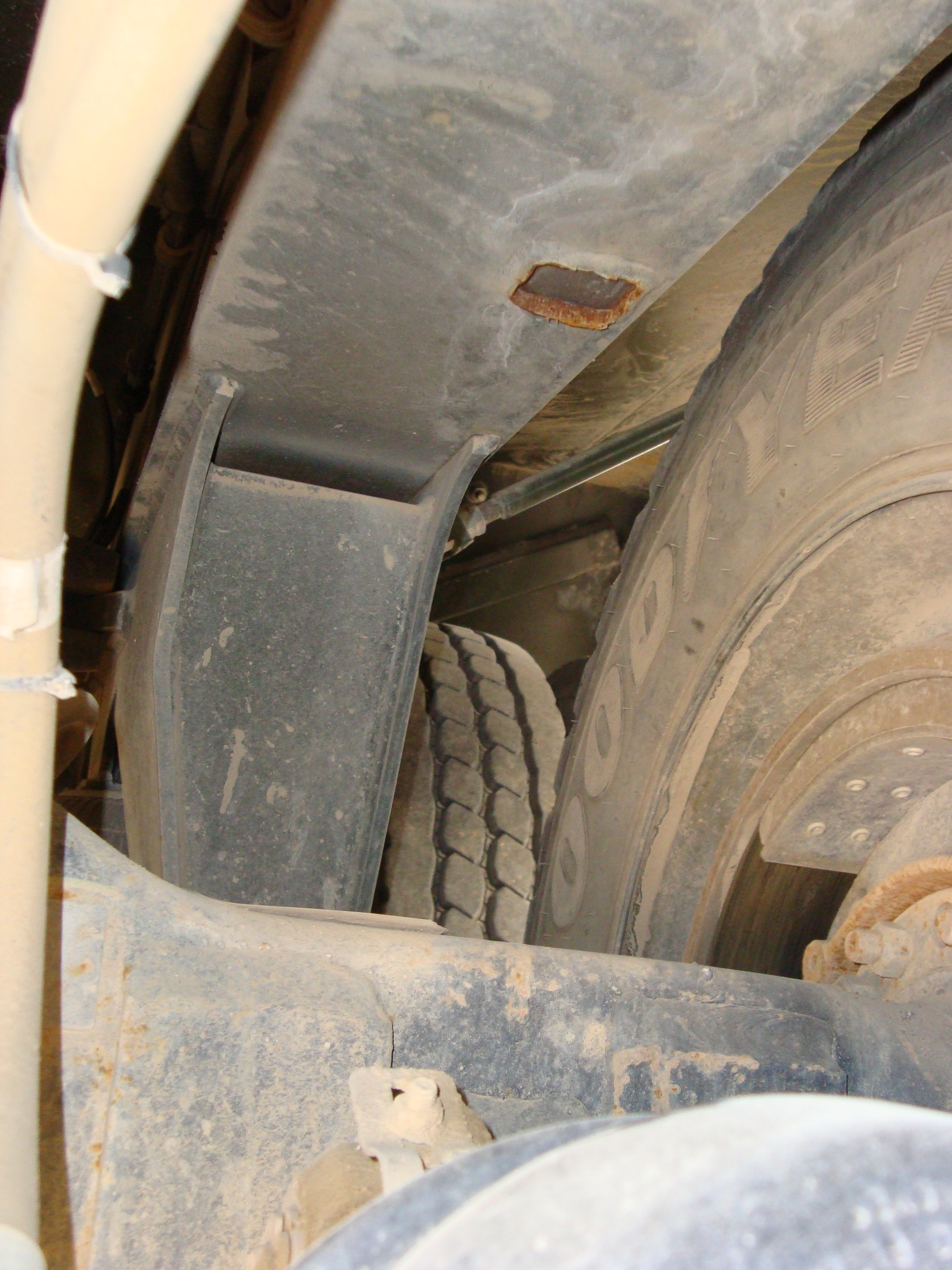 659 broken bump stop.JPG