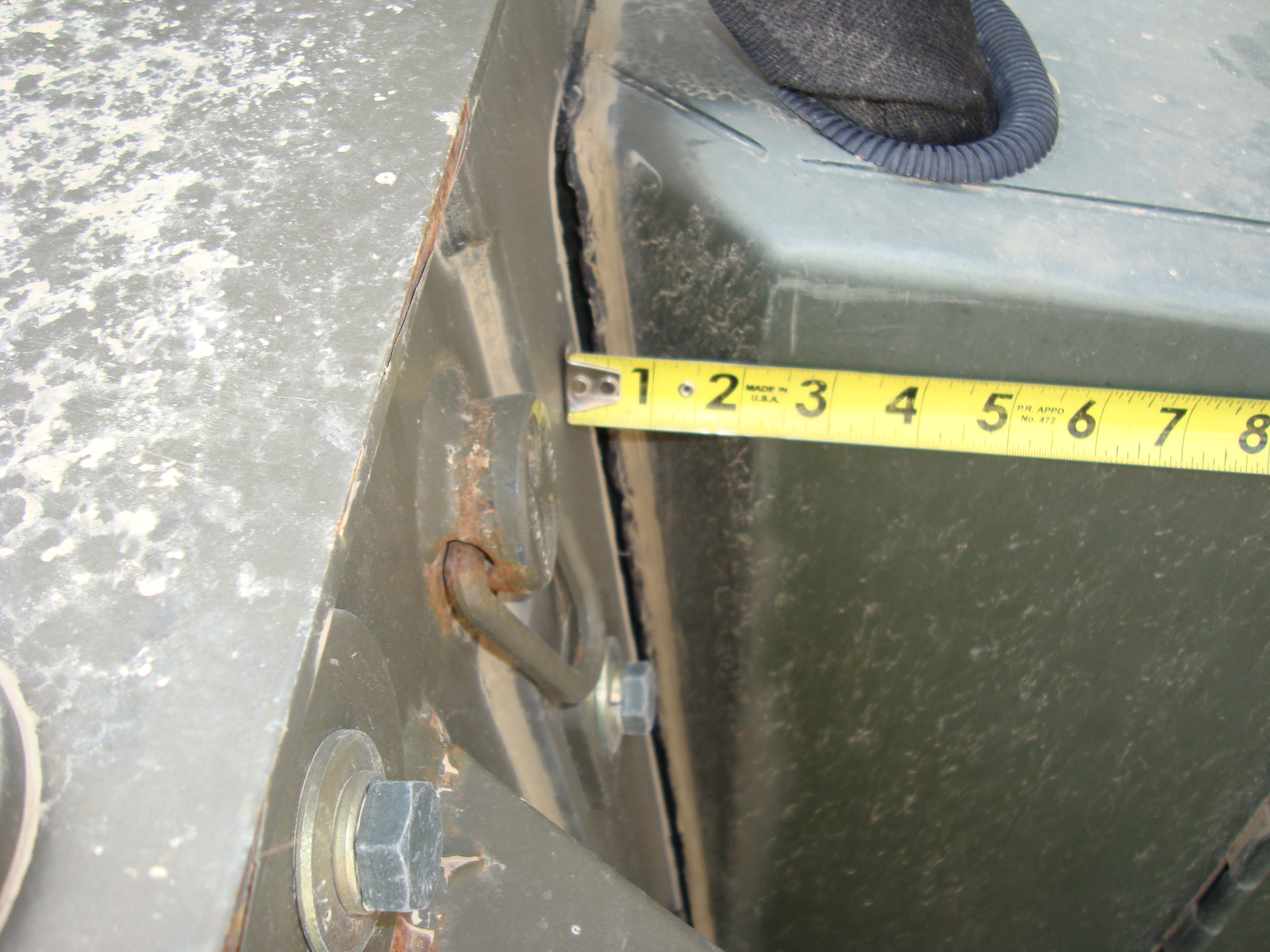 660 rear of cab top.JPG