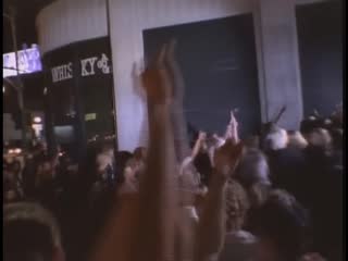 Mötley Crüe - Kickstart My Heart (Official Video).mp4