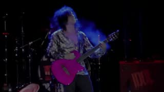 STEVE STEVENS AMAZING GUITAR SOLO.mp4