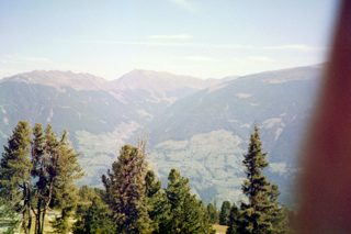 035_02a.jpg